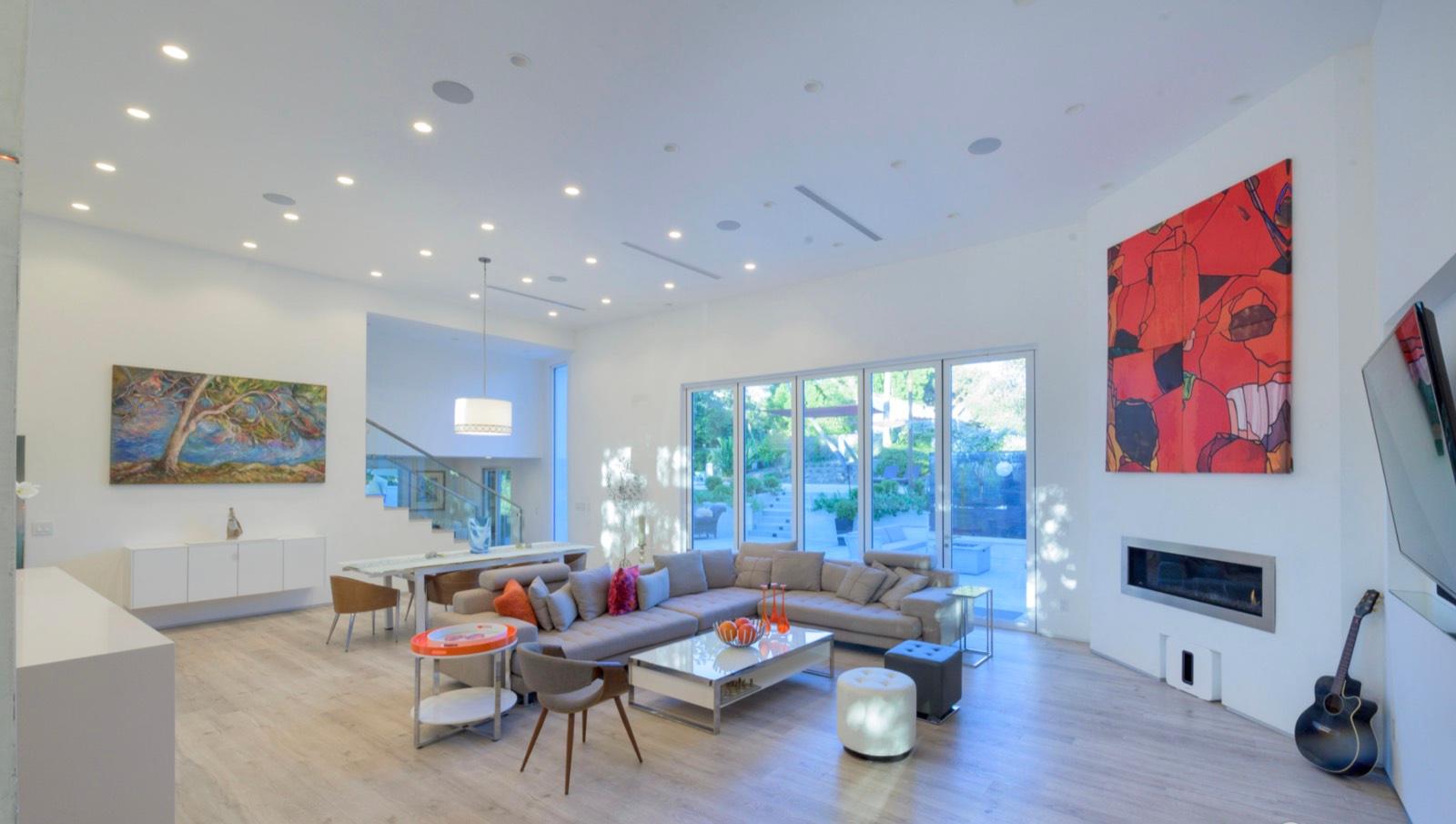 Modern Event Home — photo 2
