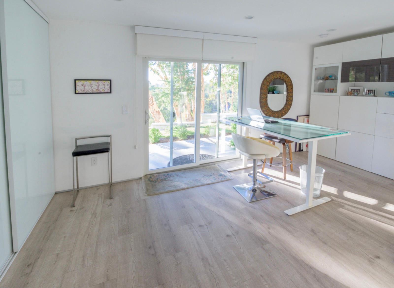 Modern Event Home — photo 1