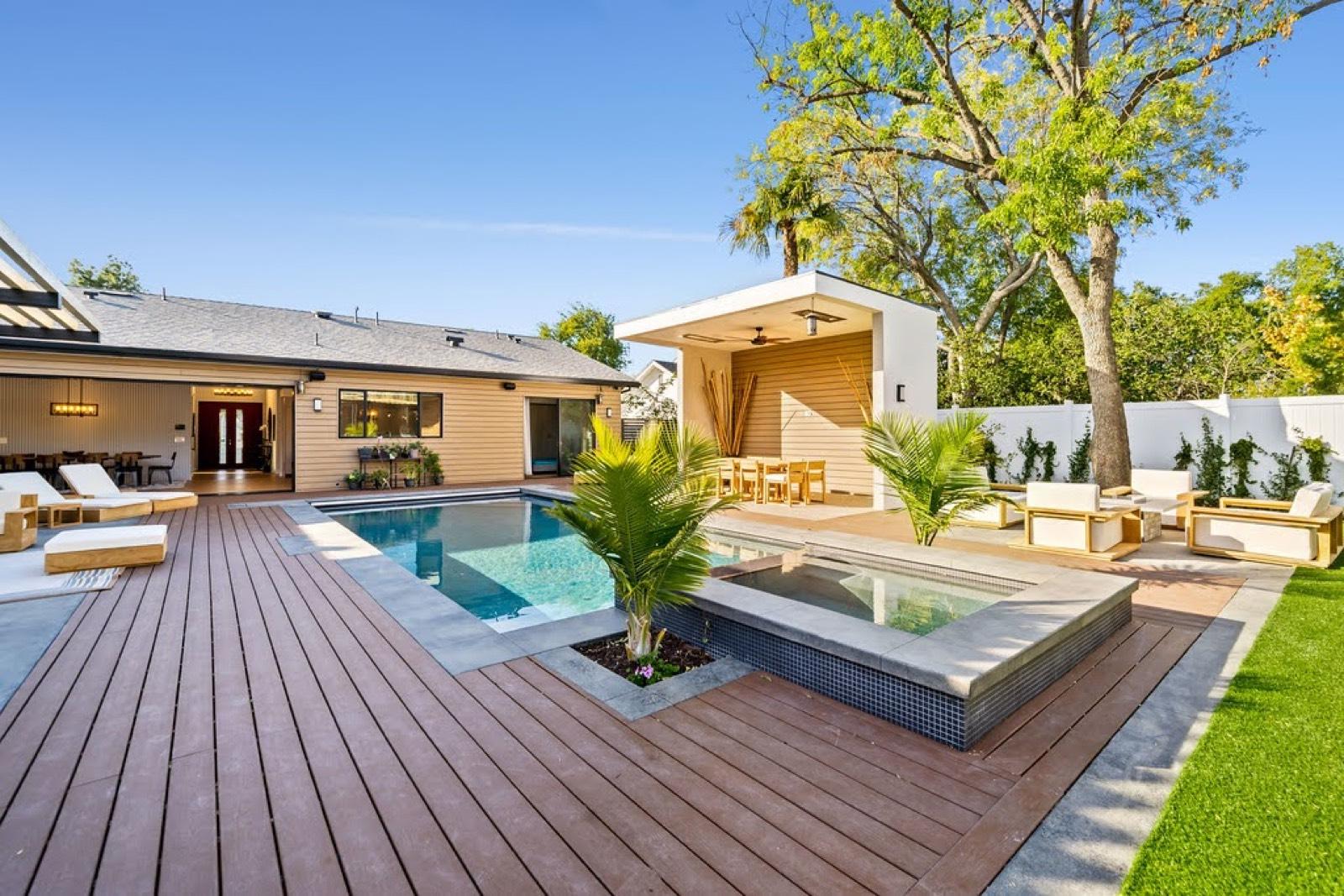Modern Farm House Wh Basketball court Movie Theate — photo 9