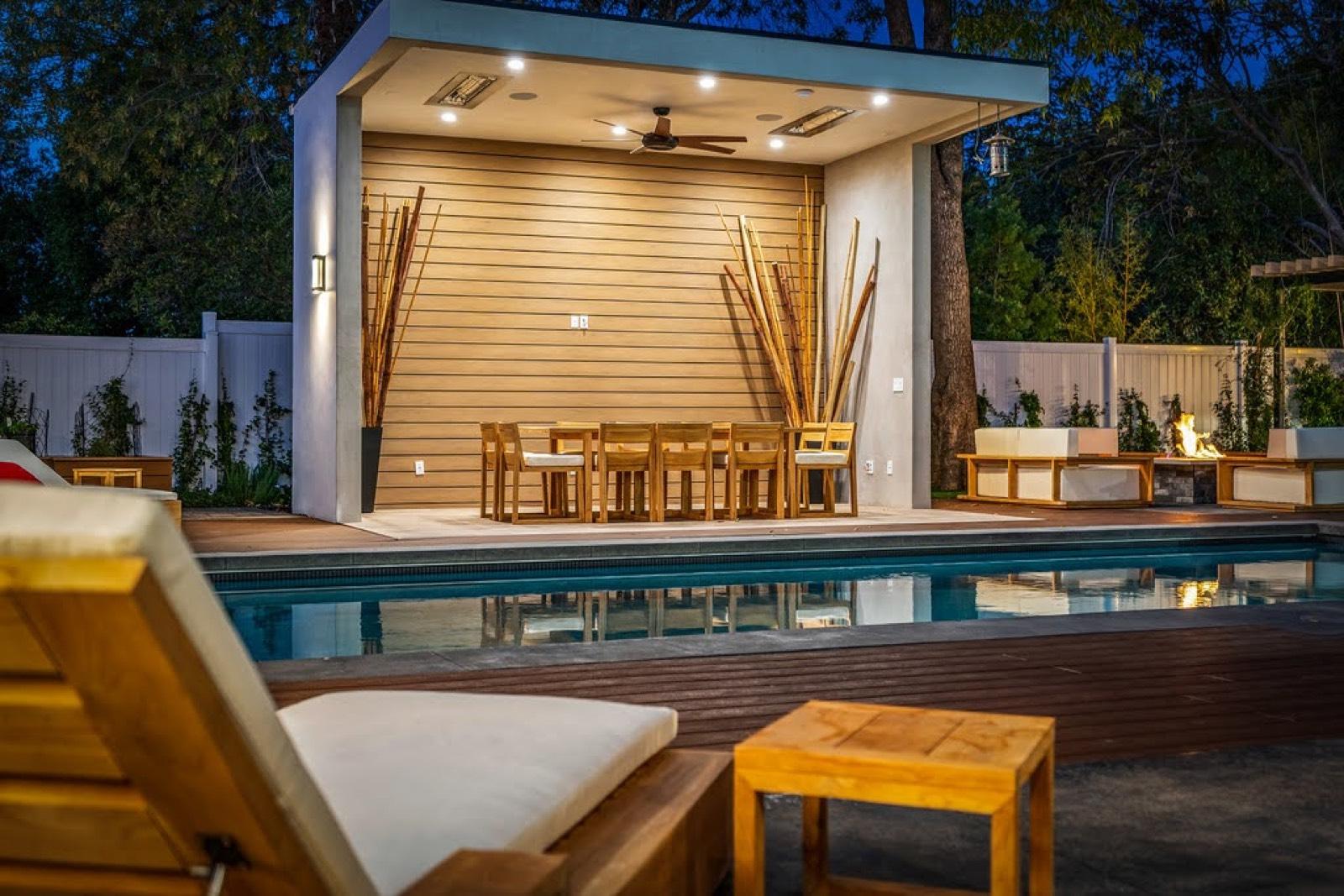 Modern Farm House Wh Basketball court Movie Theater — photo 1