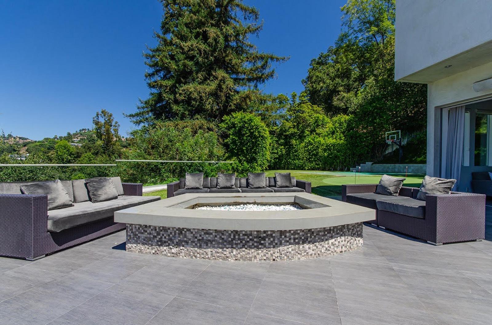 Modern H Home — photo 4