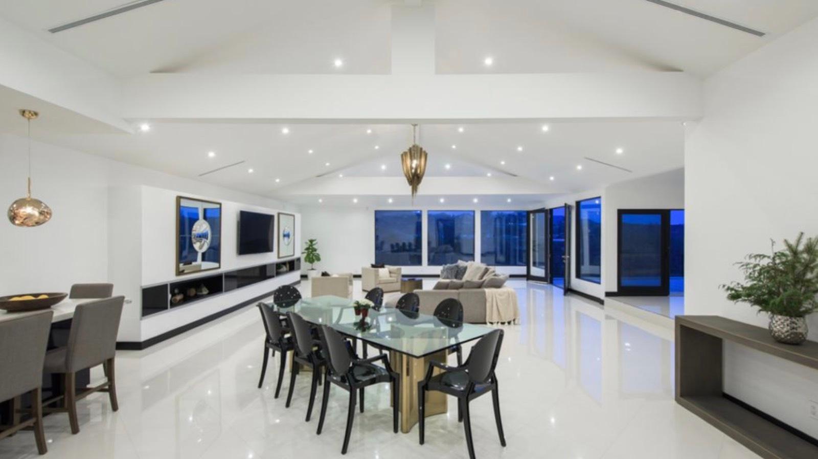Modern Hollywood Lakeview — photo 11