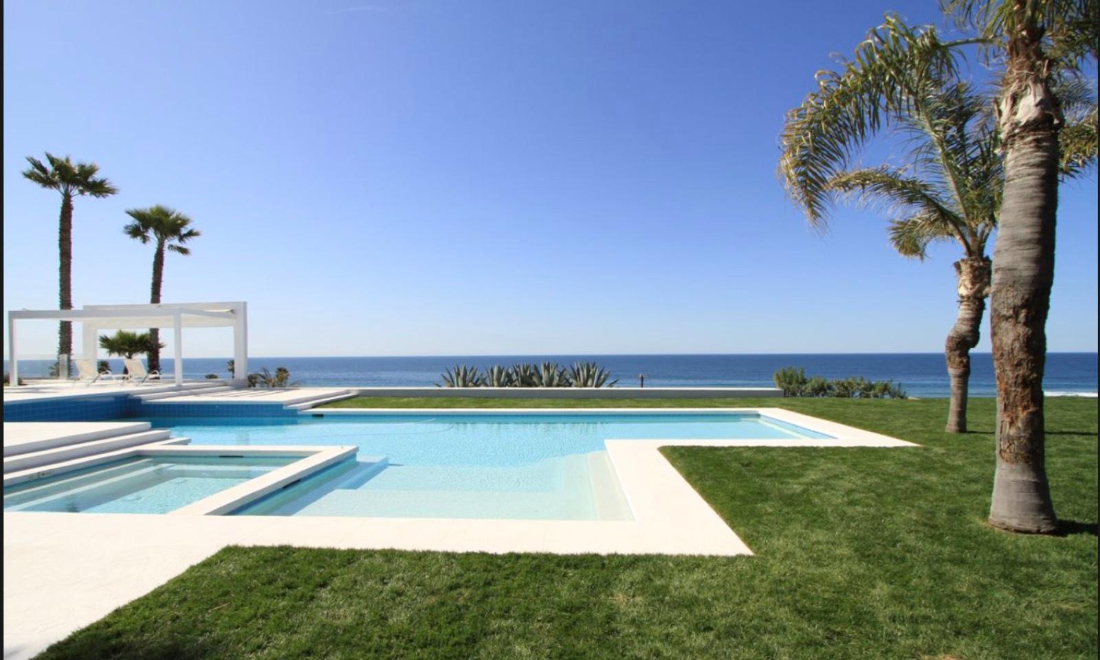 Modern Malibu White House — photo 1