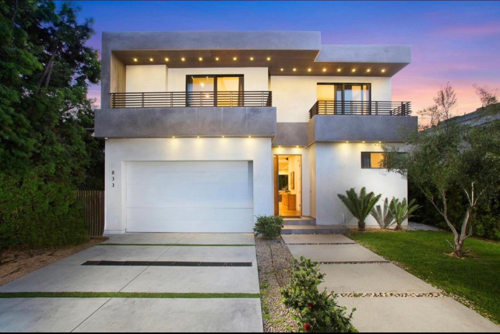 Modern Orange Villa — photo 1