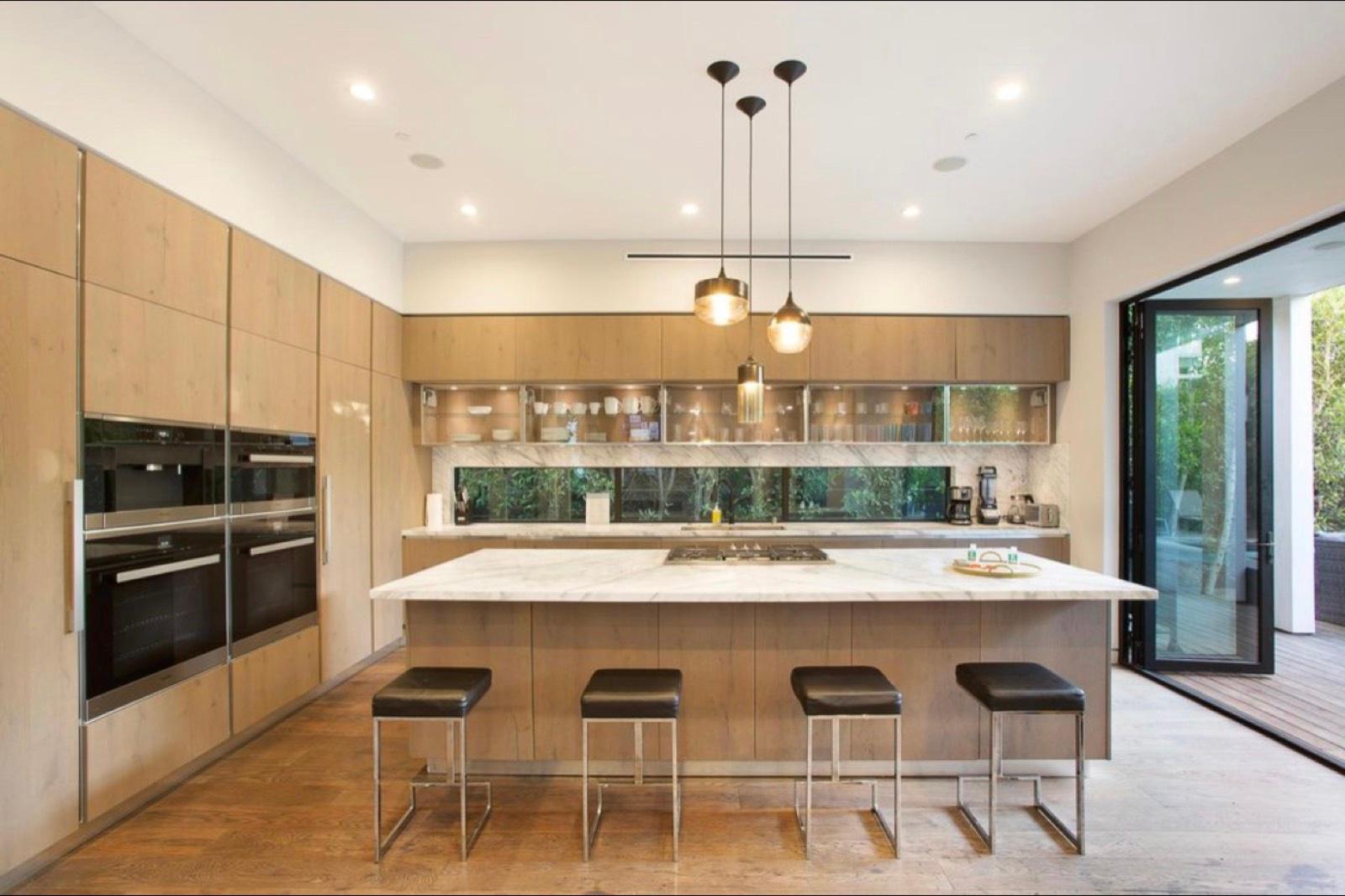 Modern Orange Villa — photo 8