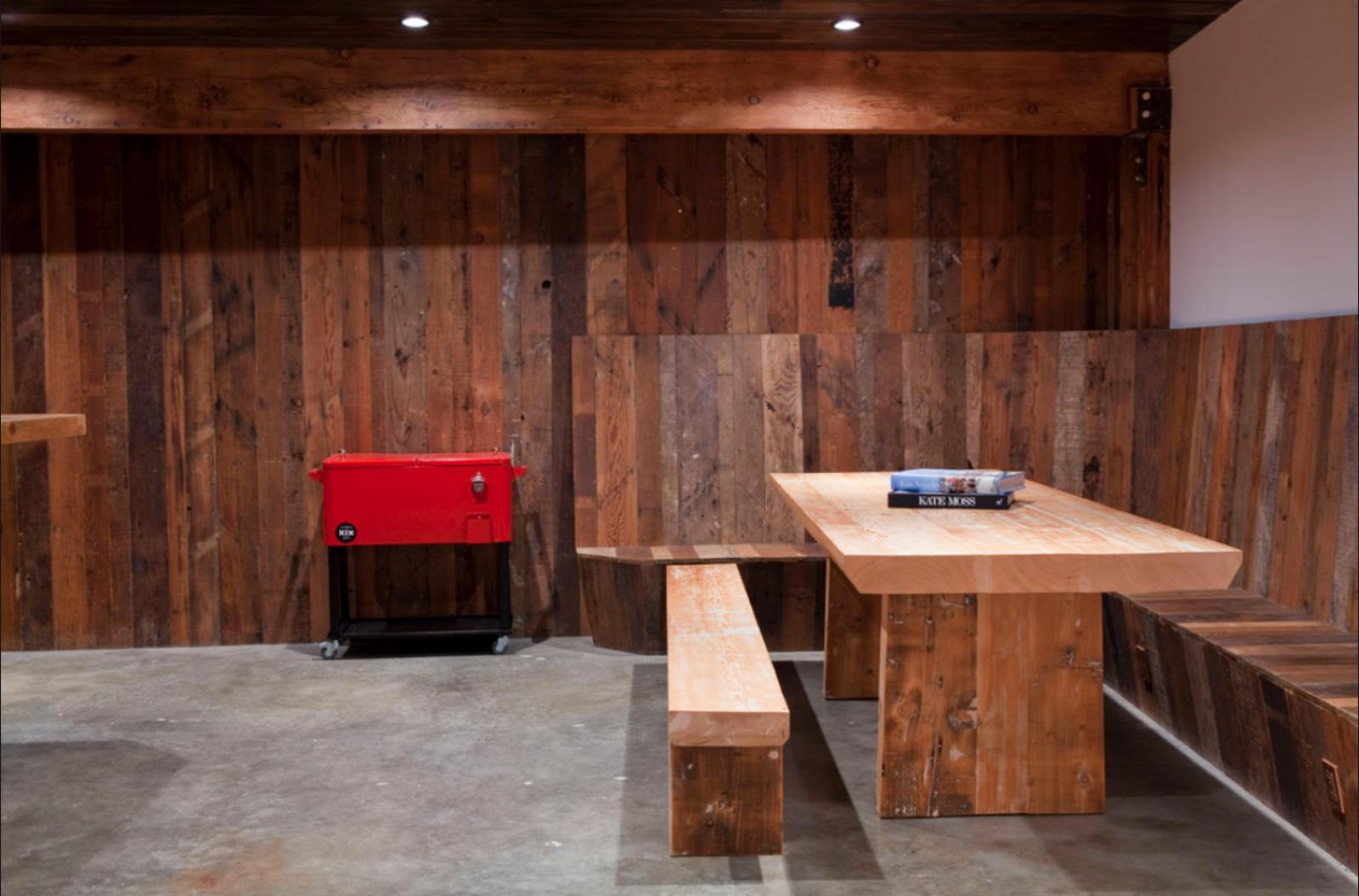 Modern Photo Studio Wood Decor — photo 10