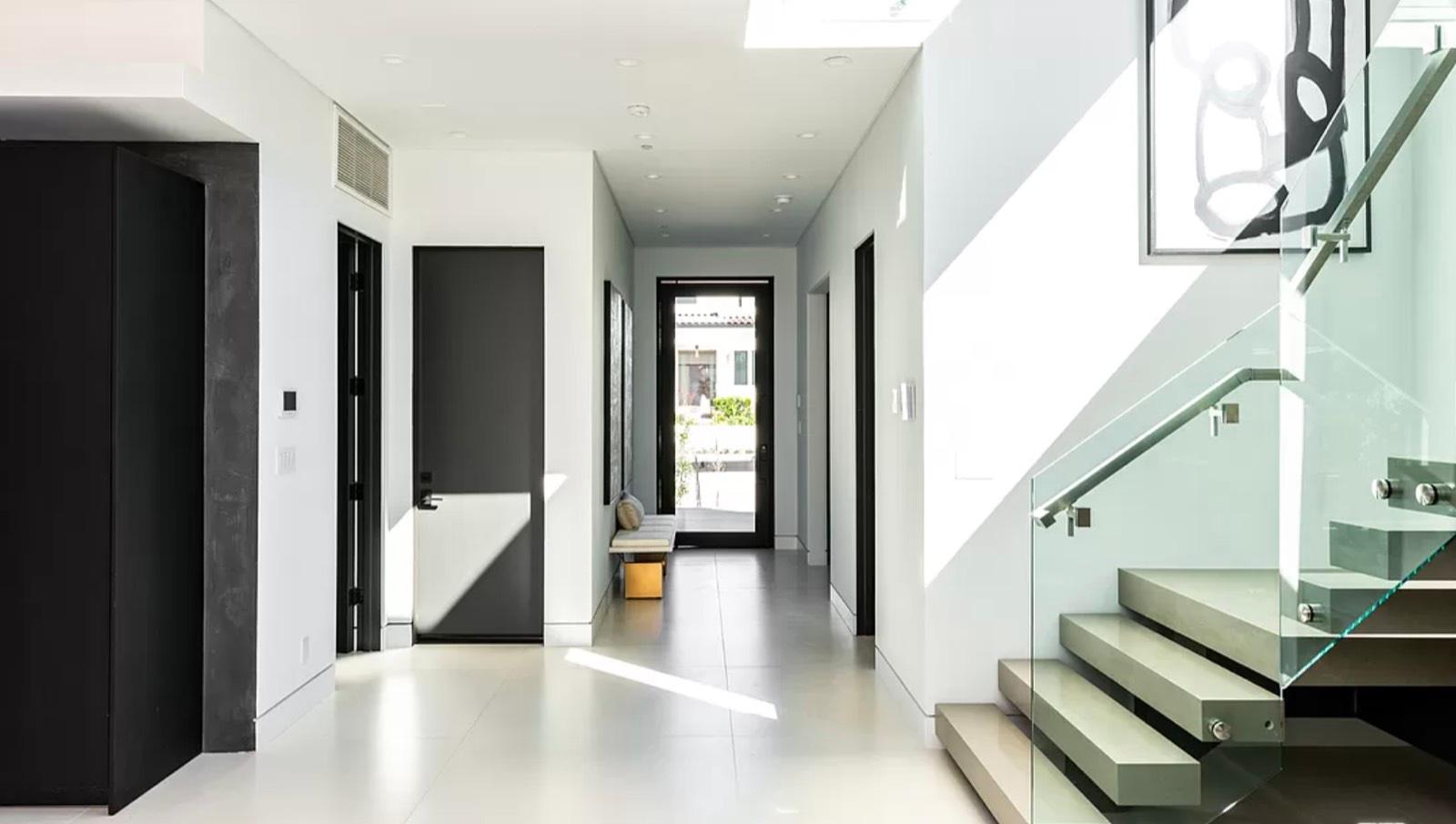 Modern Vista Home — photo 1