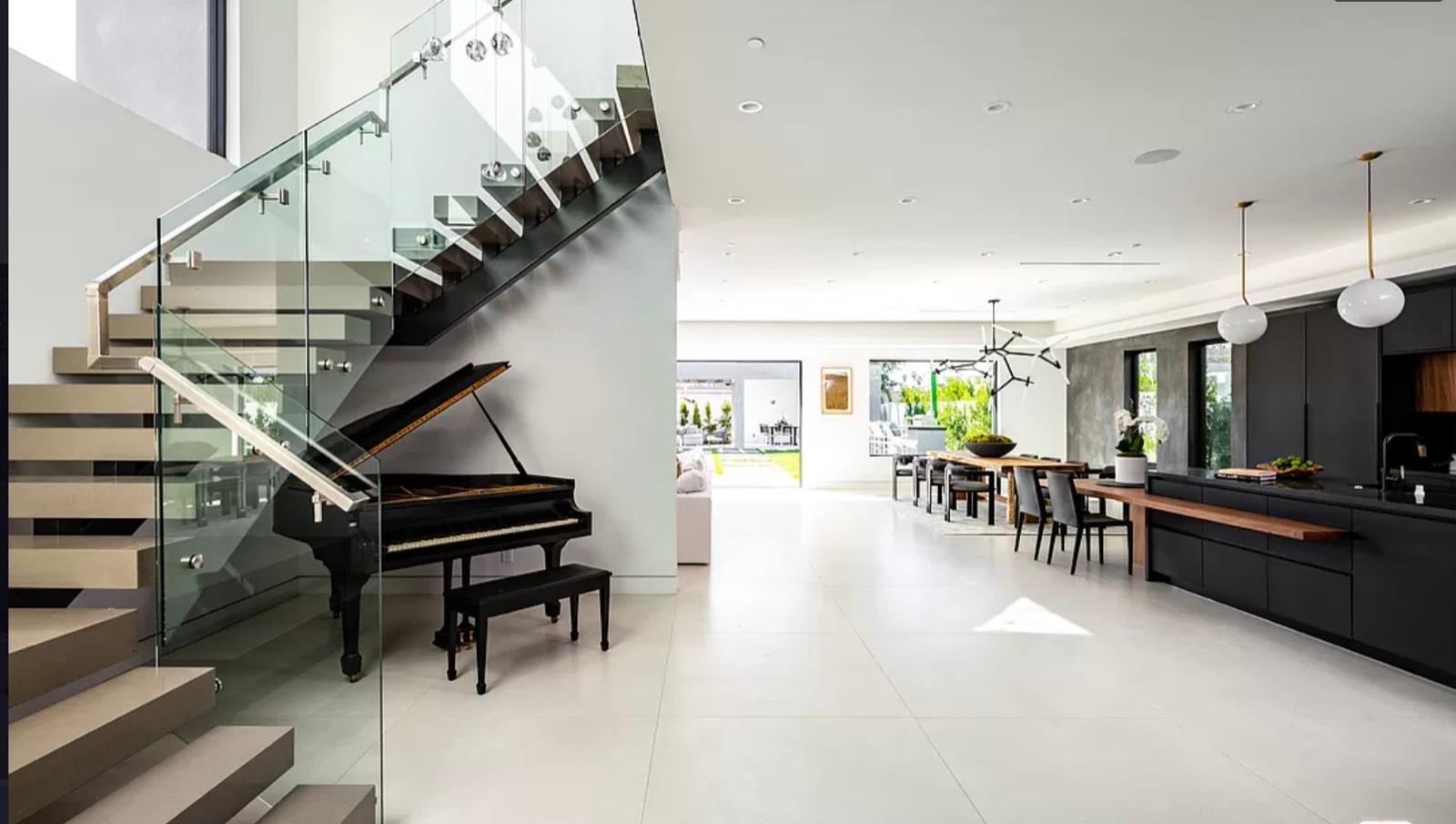 Modern Vista Home — photo 5