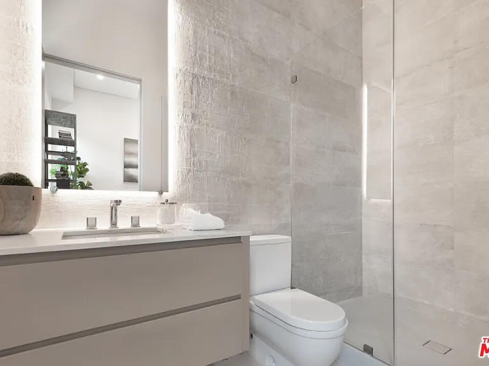 Modern Vista Home HW — photo 11