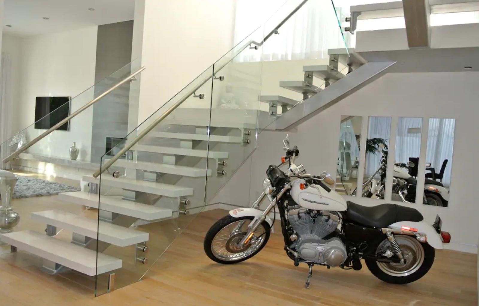 Modern White Villa — photo 11