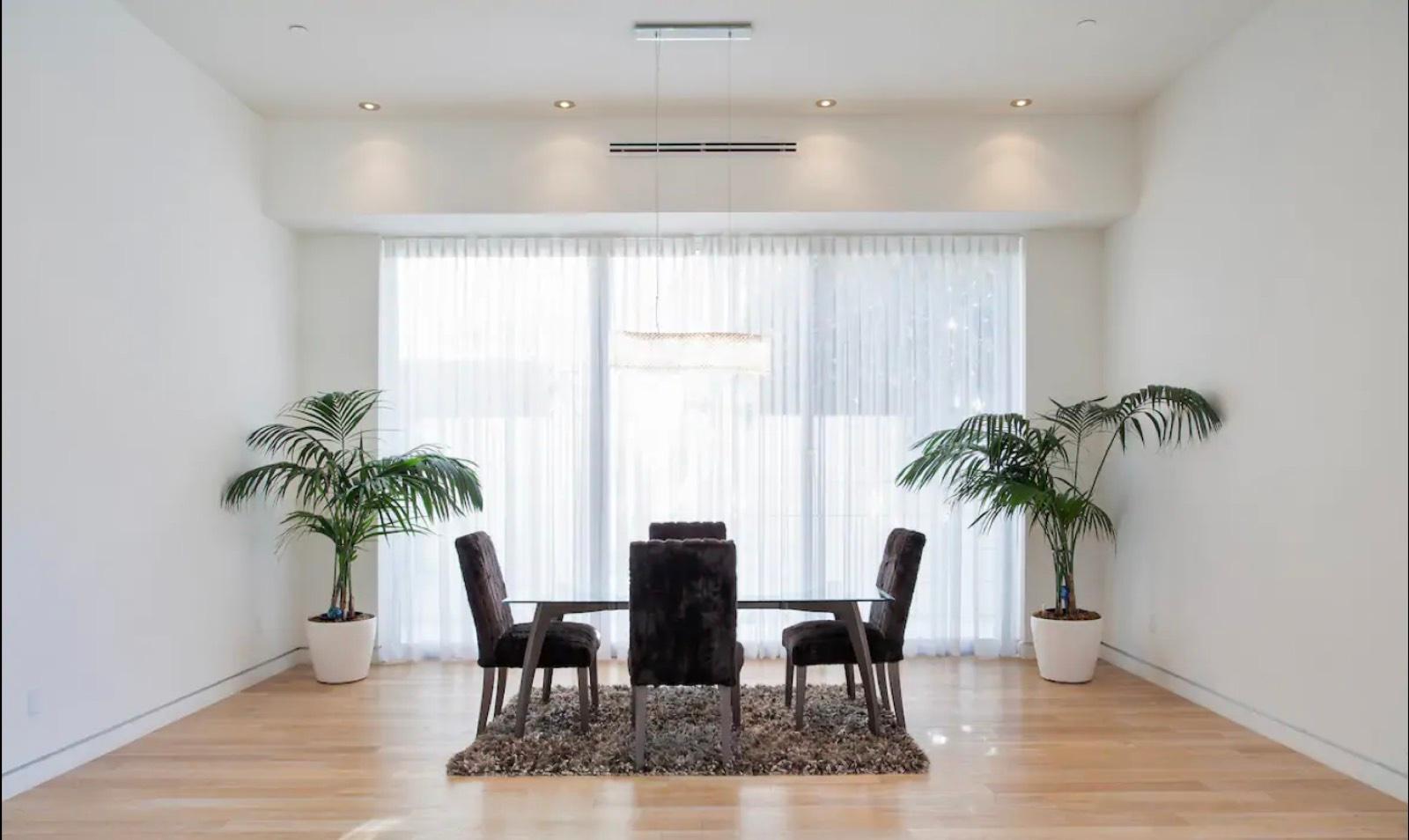 Modern White Villa — photo 7