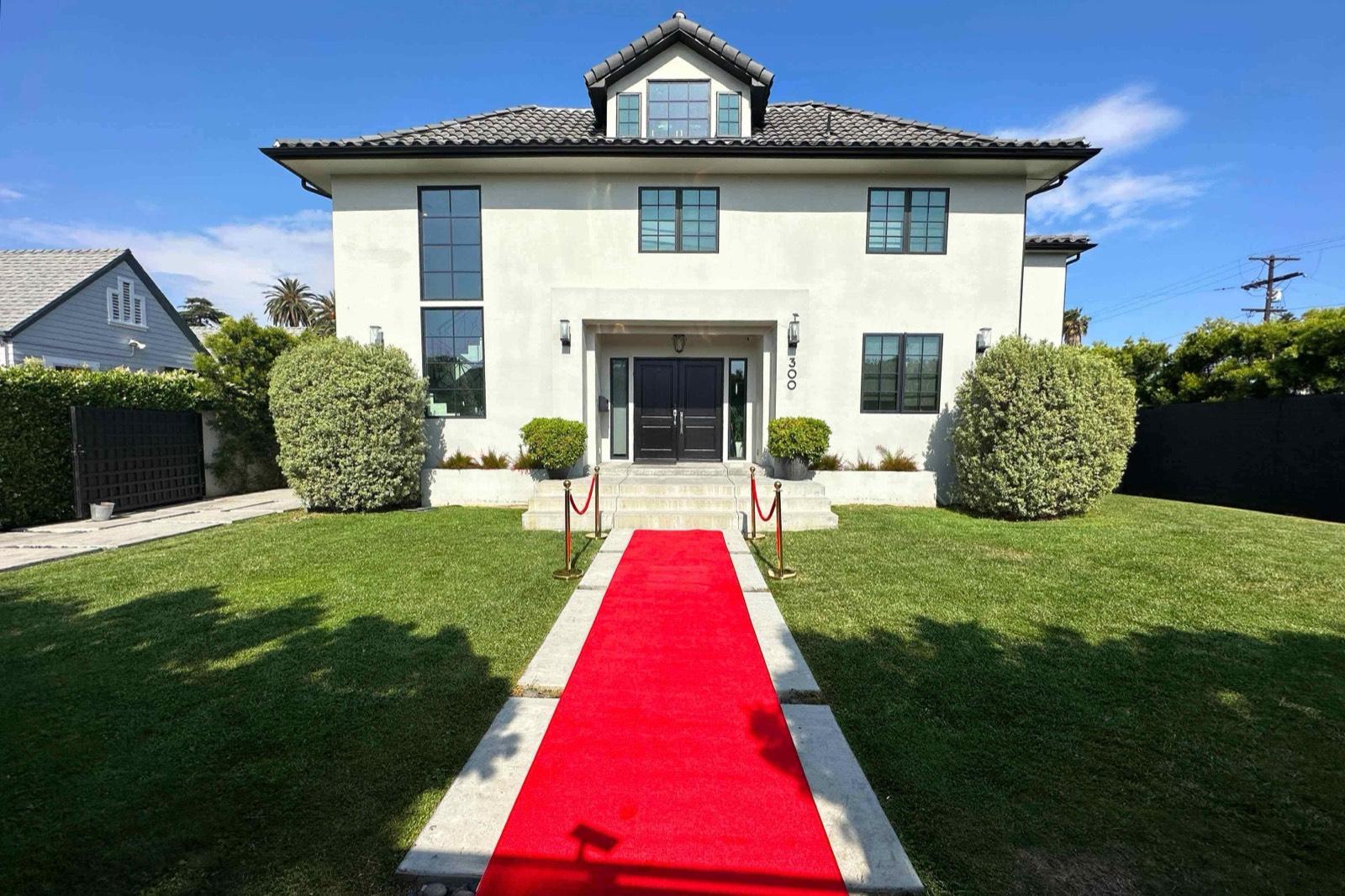 Mr E Party Home — photo 12