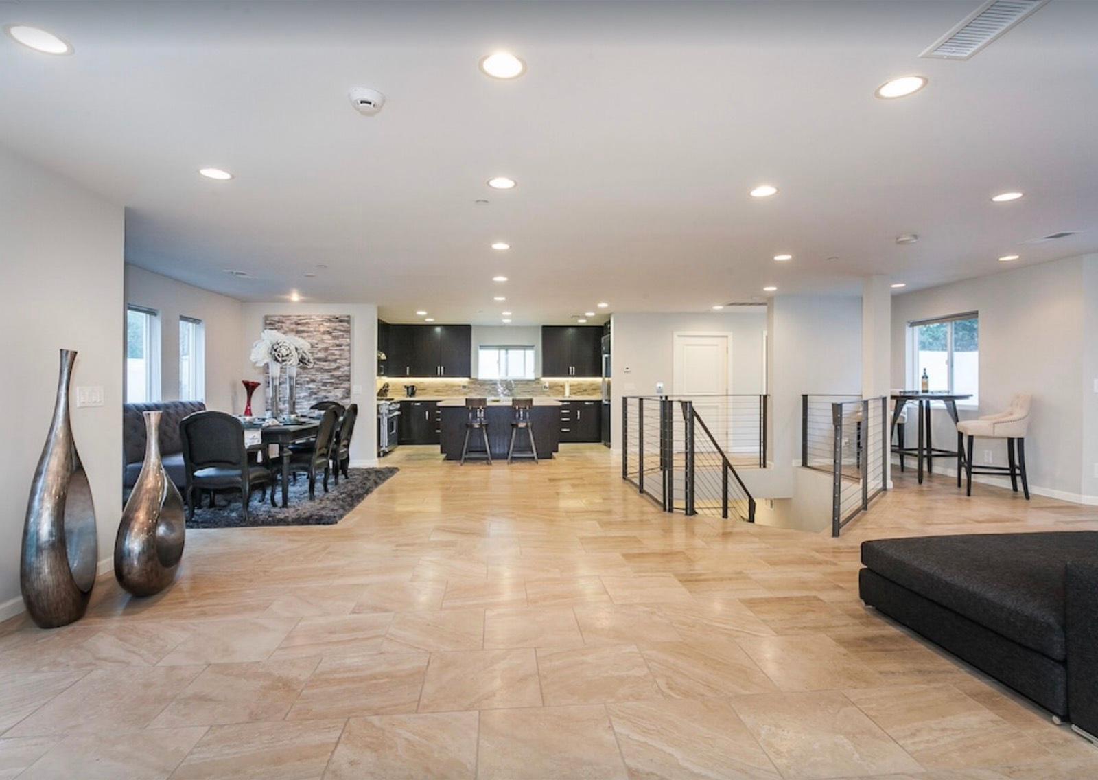 MR's White Classic Home — photo 11