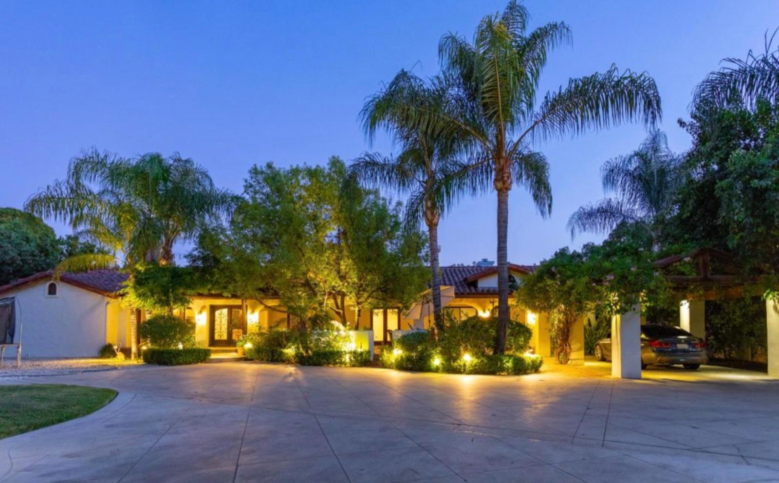 M's Big Backyard Woodland Hills Home — photo 1