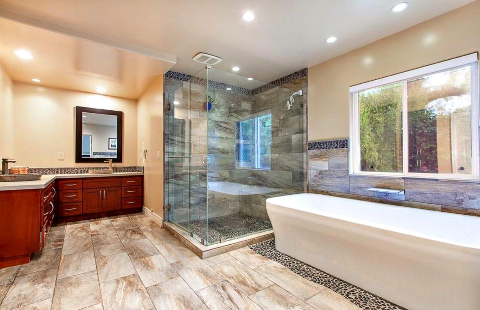 M's Big Backyard Woodland Hills Home — photo 11