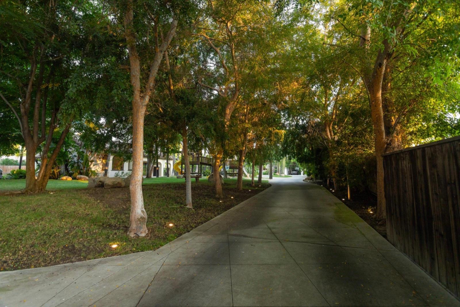 M's Big Backyard Woodland Hills Home — photo 3