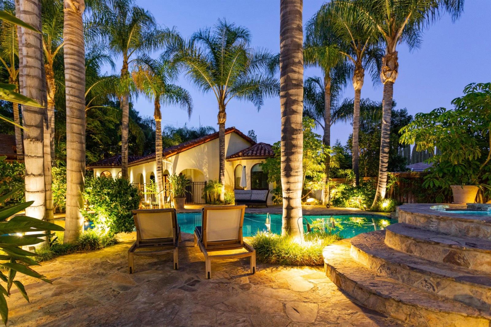 M's Big Backyard Woodland Hills Home — photo 4