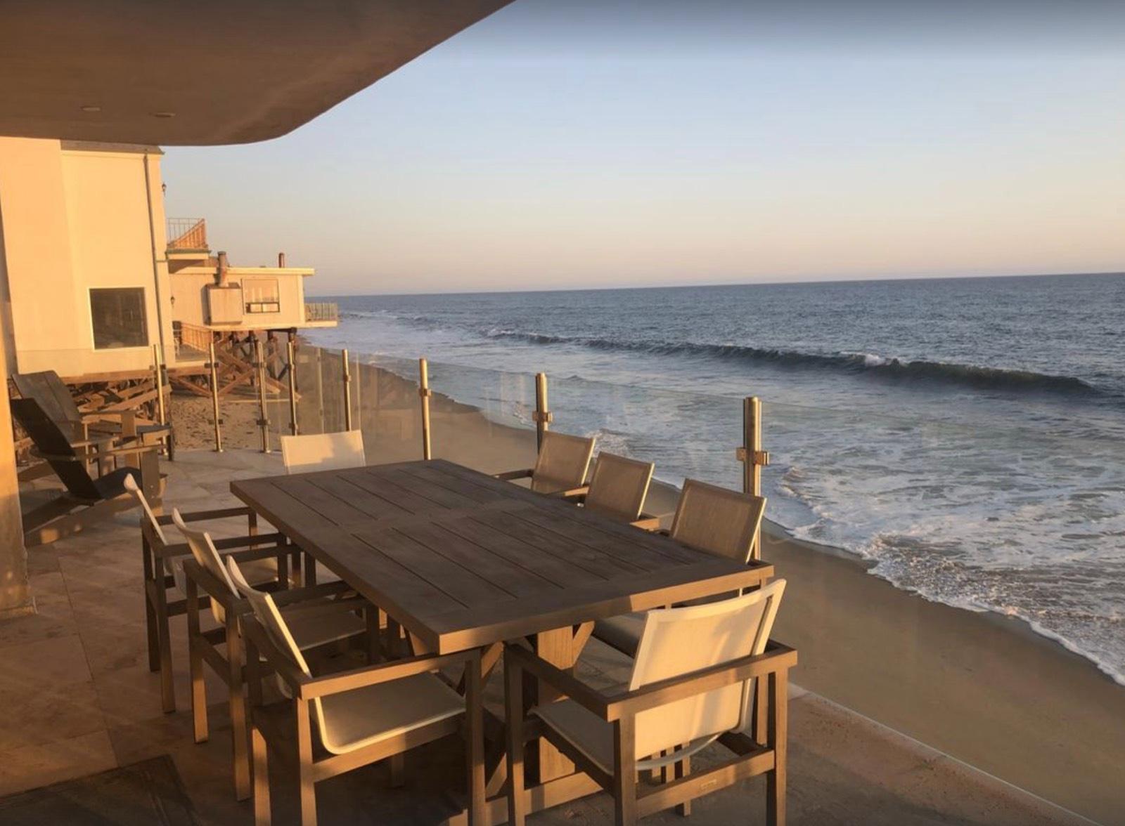 M's Bright Beachfront Property — photo 9