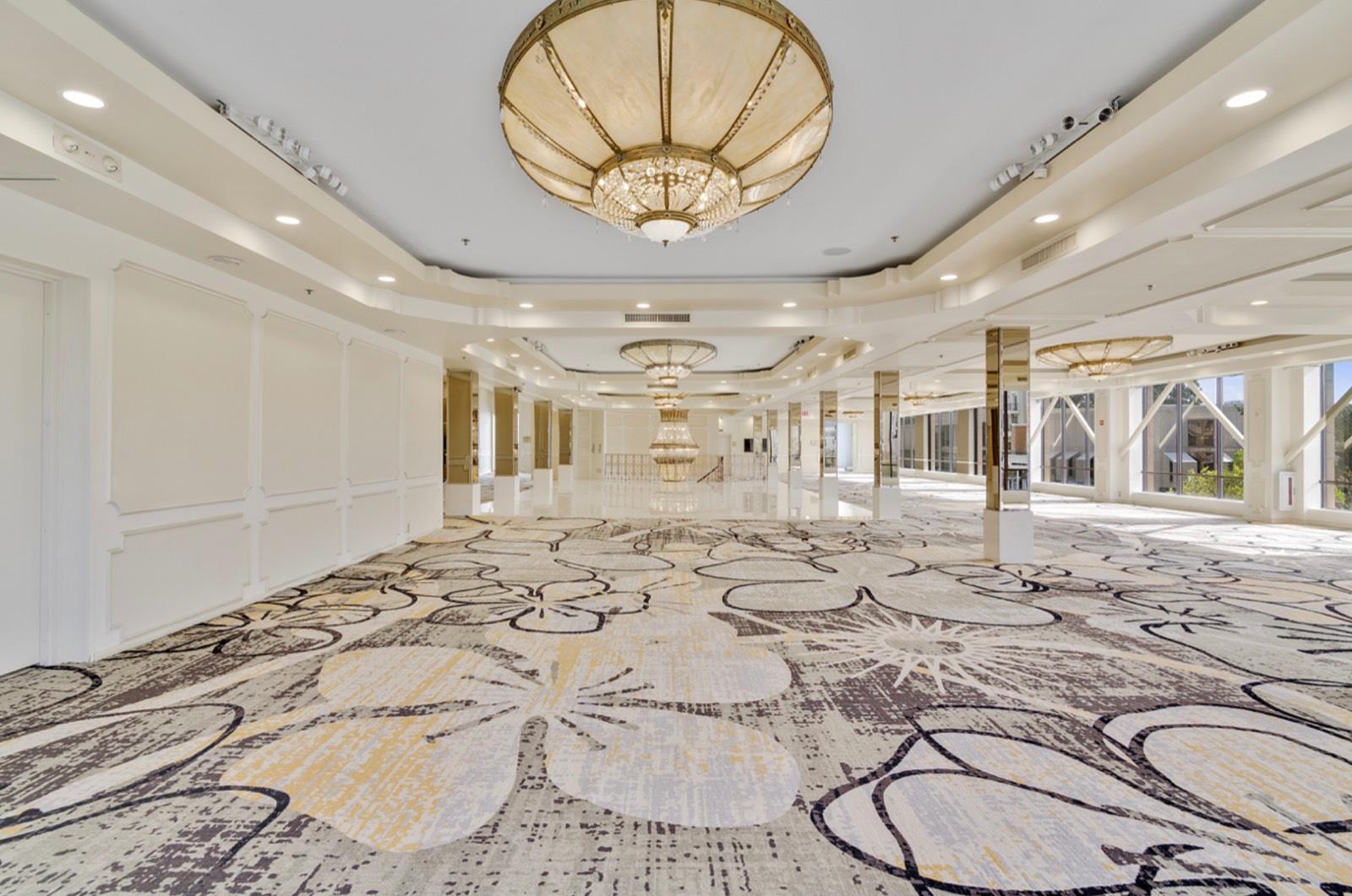 M's Classy White View Ballroom — photo 10