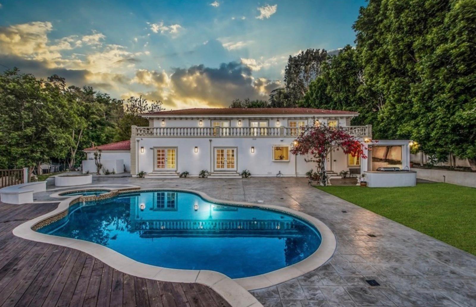 M's Majestic Mansion — photo 2