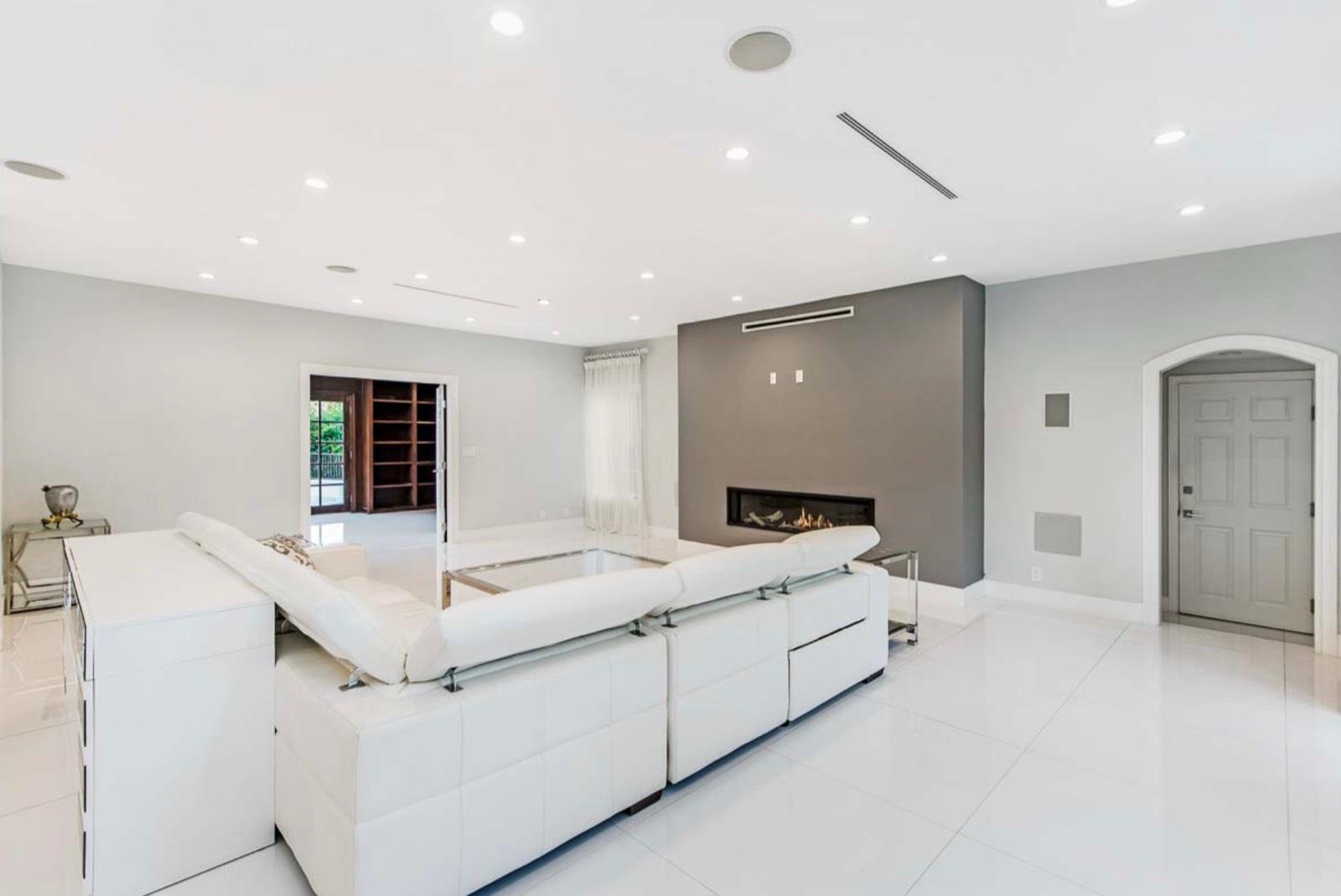 M's Majestic Mansion — photo 8