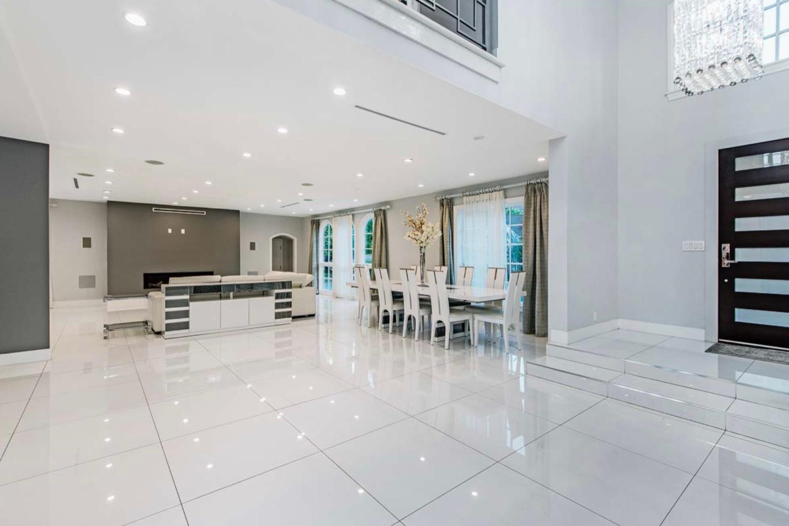 M's Majestic Mansion — photo 10