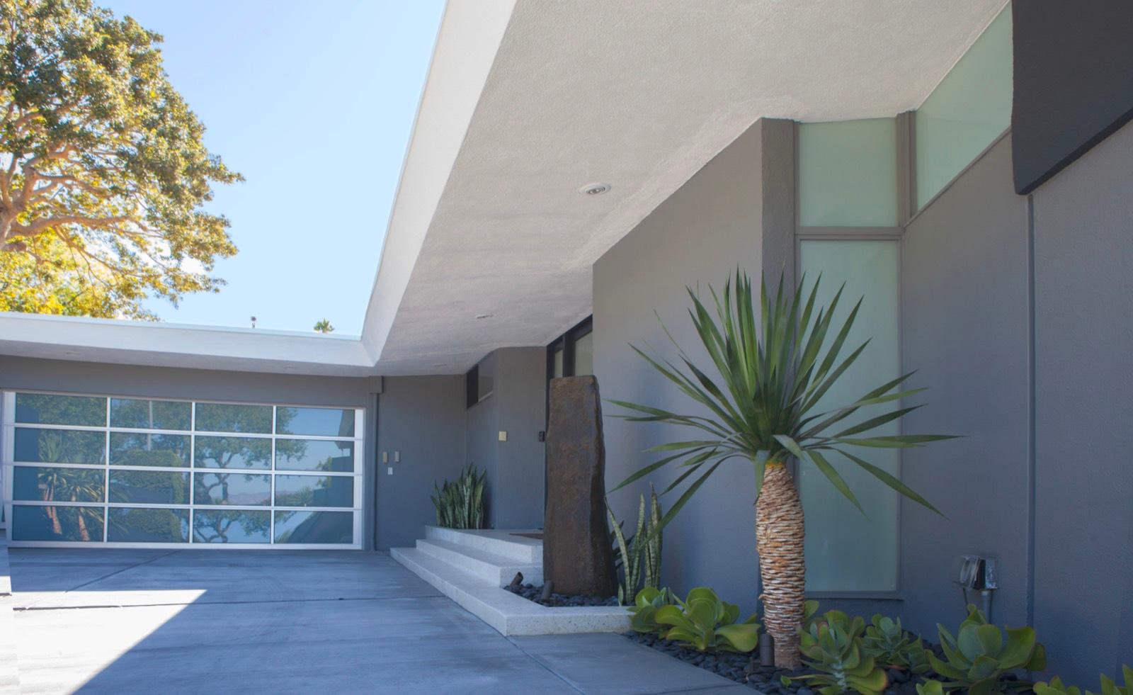 M's Midcentury Valley View — photo 3