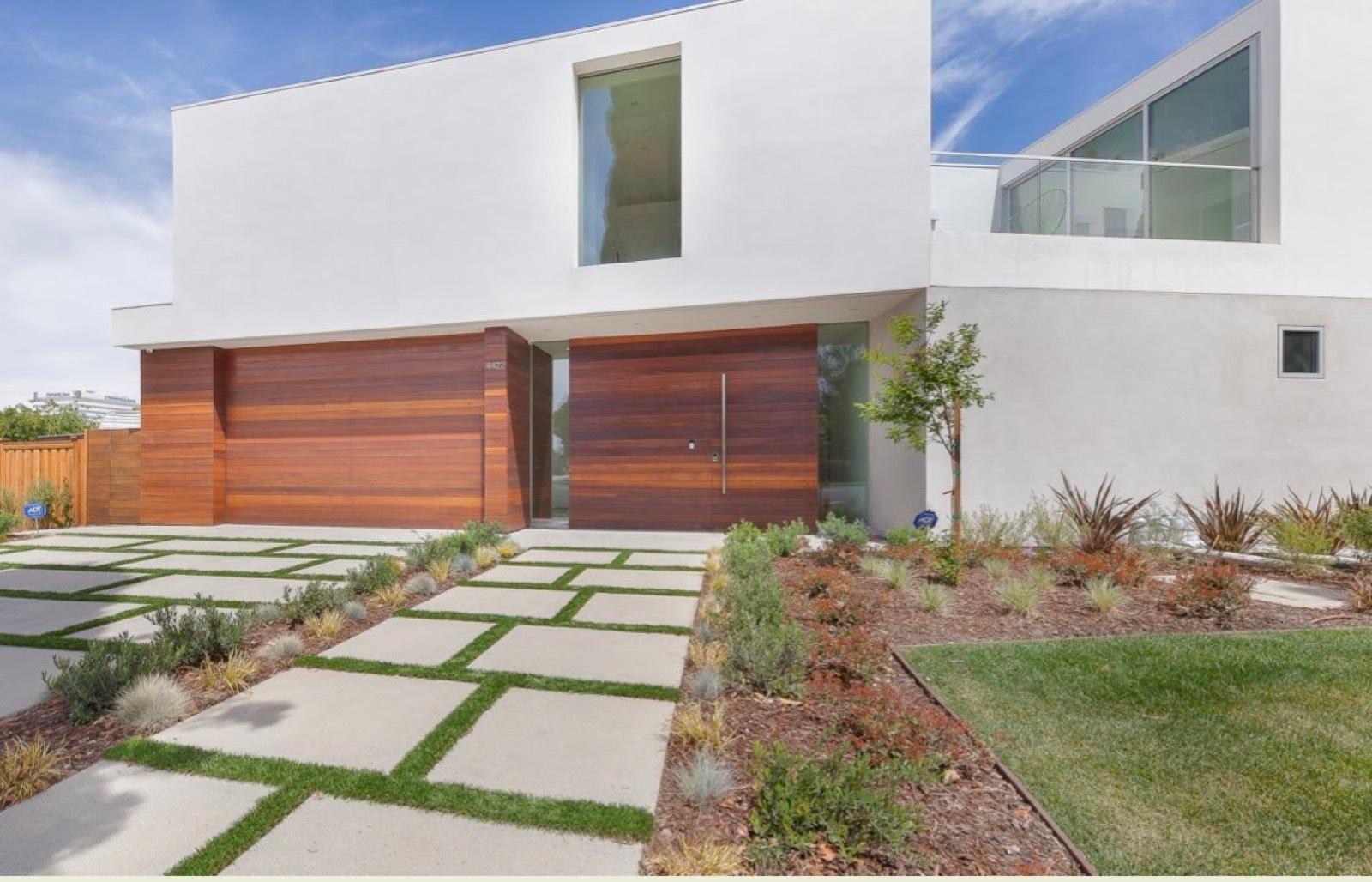 M’s Modern Beauty — photo 1