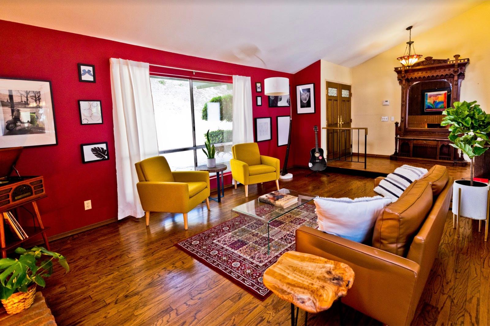 M's Quaint Colorful house — photo 5