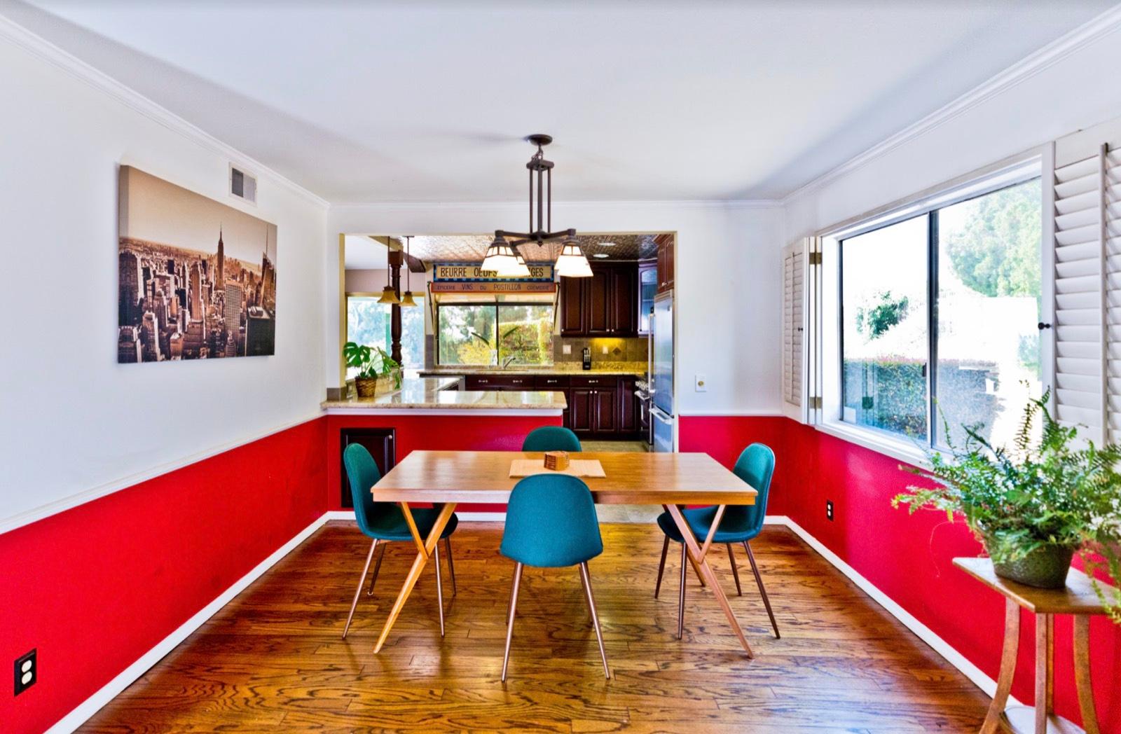M's Quaint Colorful house — photo 8