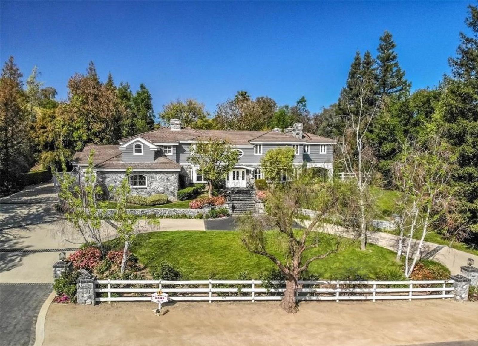 M's Traditional Ranch Mansion Estate — photo 1