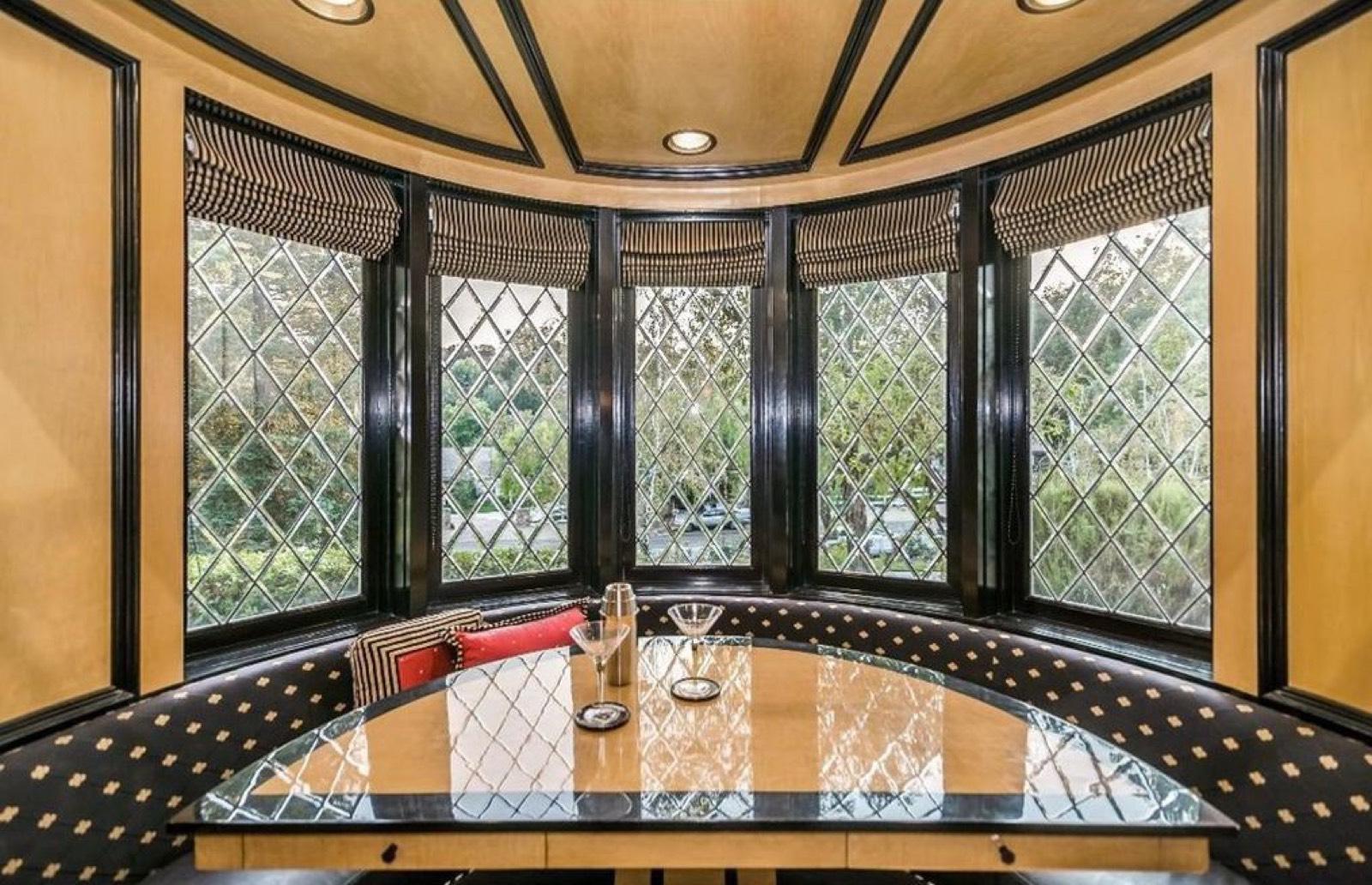 M's Traditional Ranch Mansion Estate — photo 5