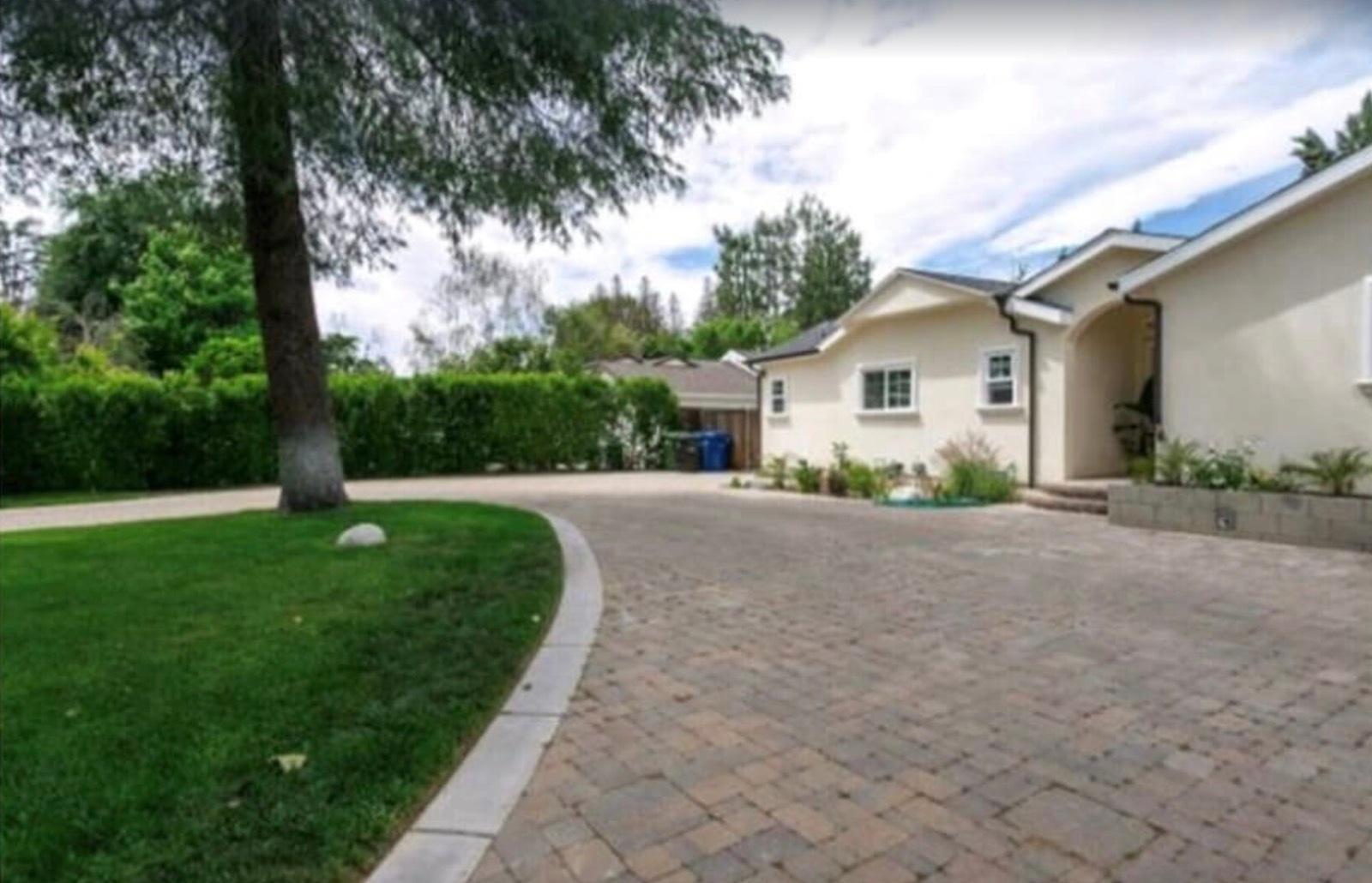 M's Valley Traditional Home — photo 4