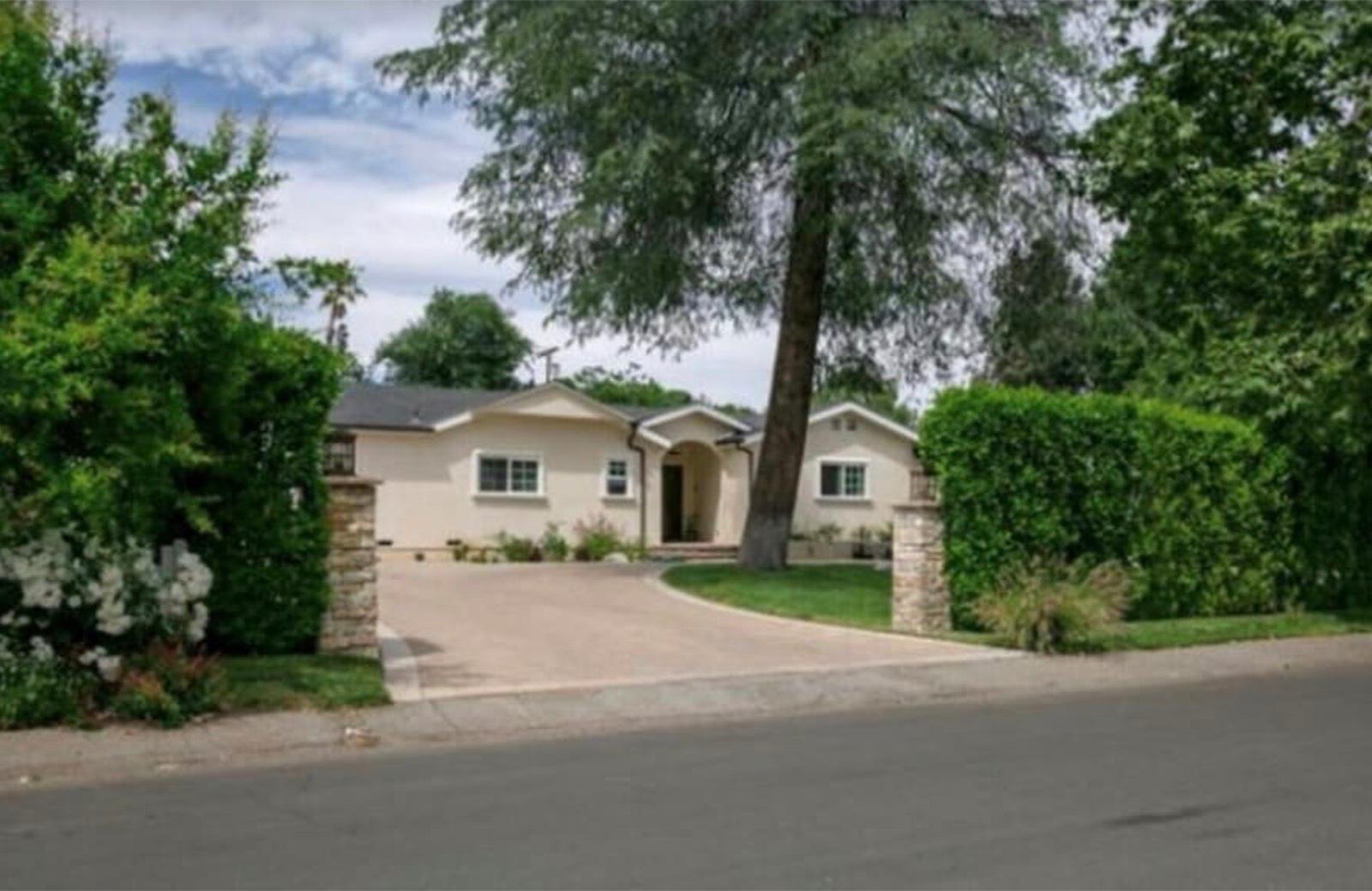 M's Valley Traditional Home — photo 1