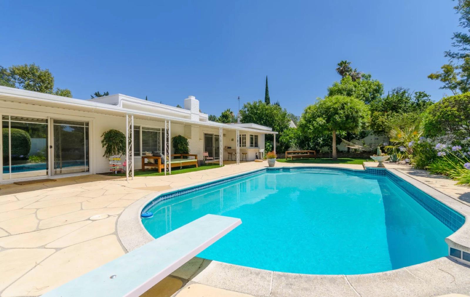 M's Woodland Hills Mod House — photo 1