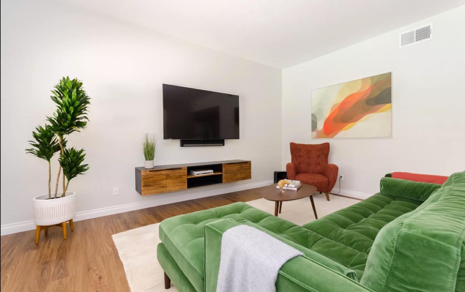 M's Woodland Hills Mod House — photo 4
