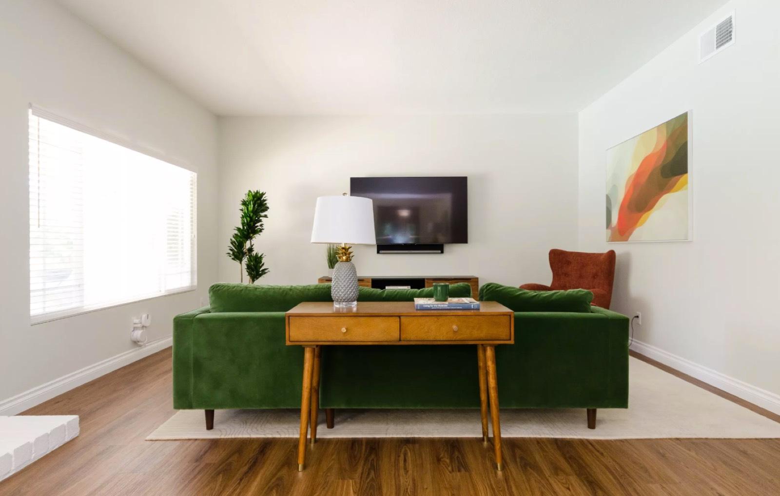 M's Woodland Hills Mod House — photo 5