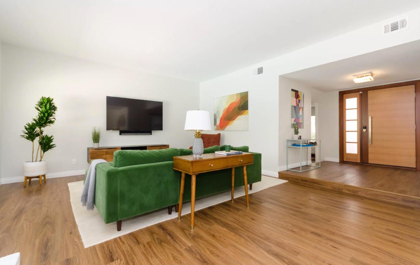 M's Woodland Hills Mod House — photo 6