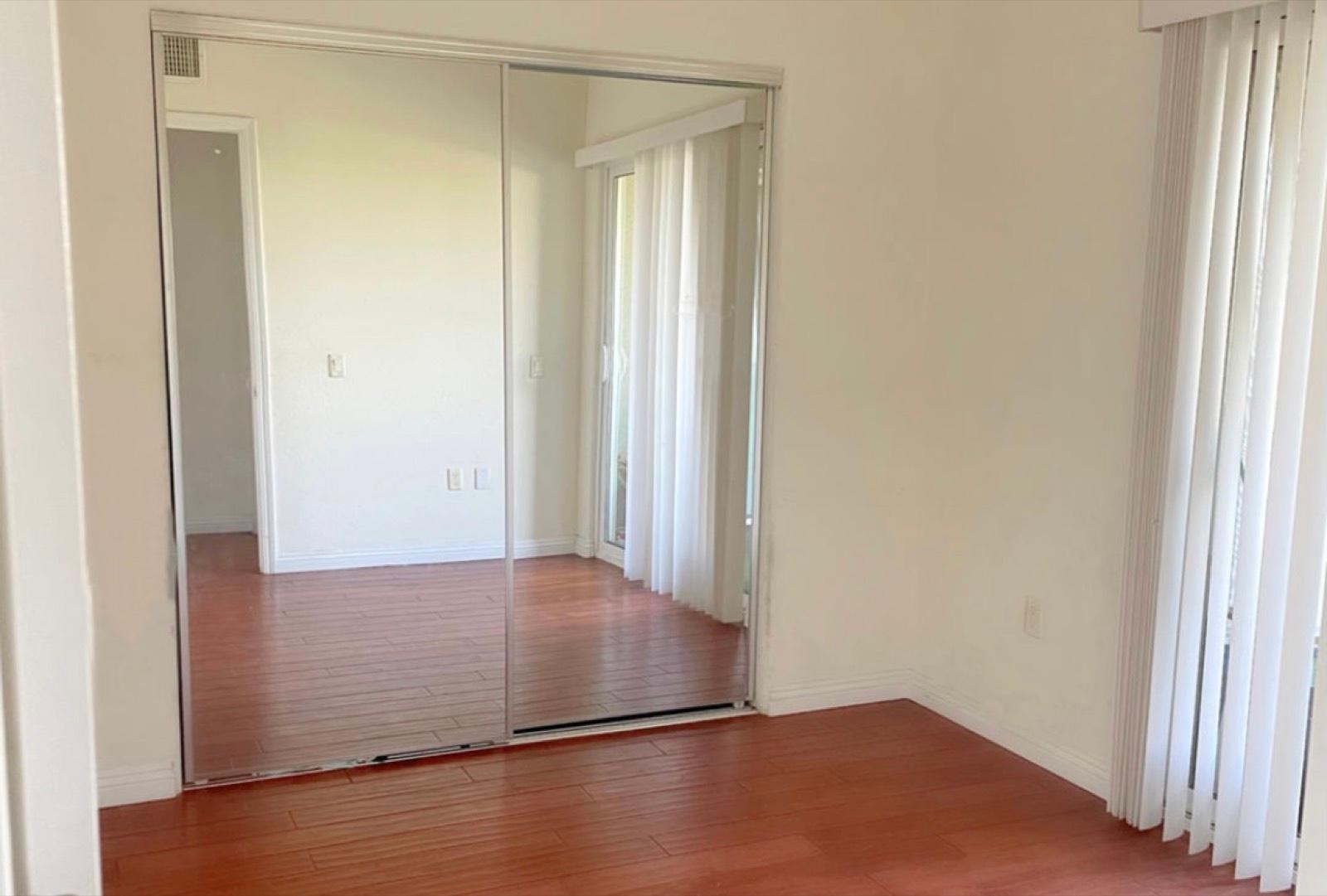 MT’s LA Townhome Loft — photo 7