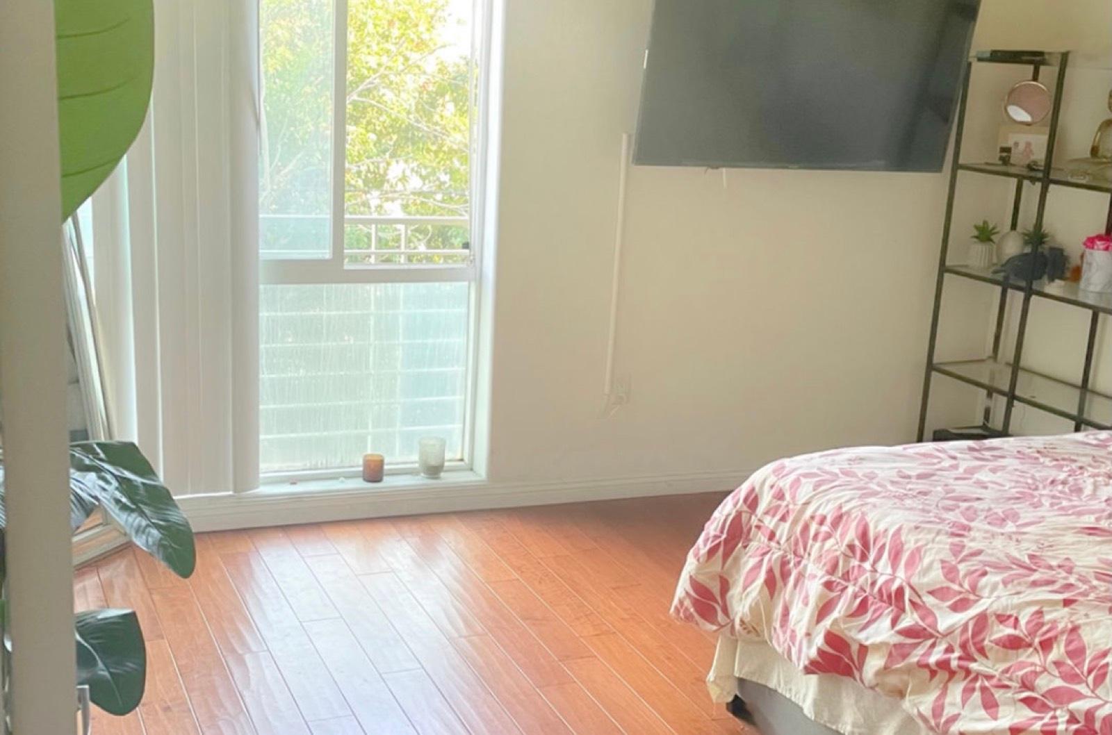MT’s LA Townhome Loft — photo 9
