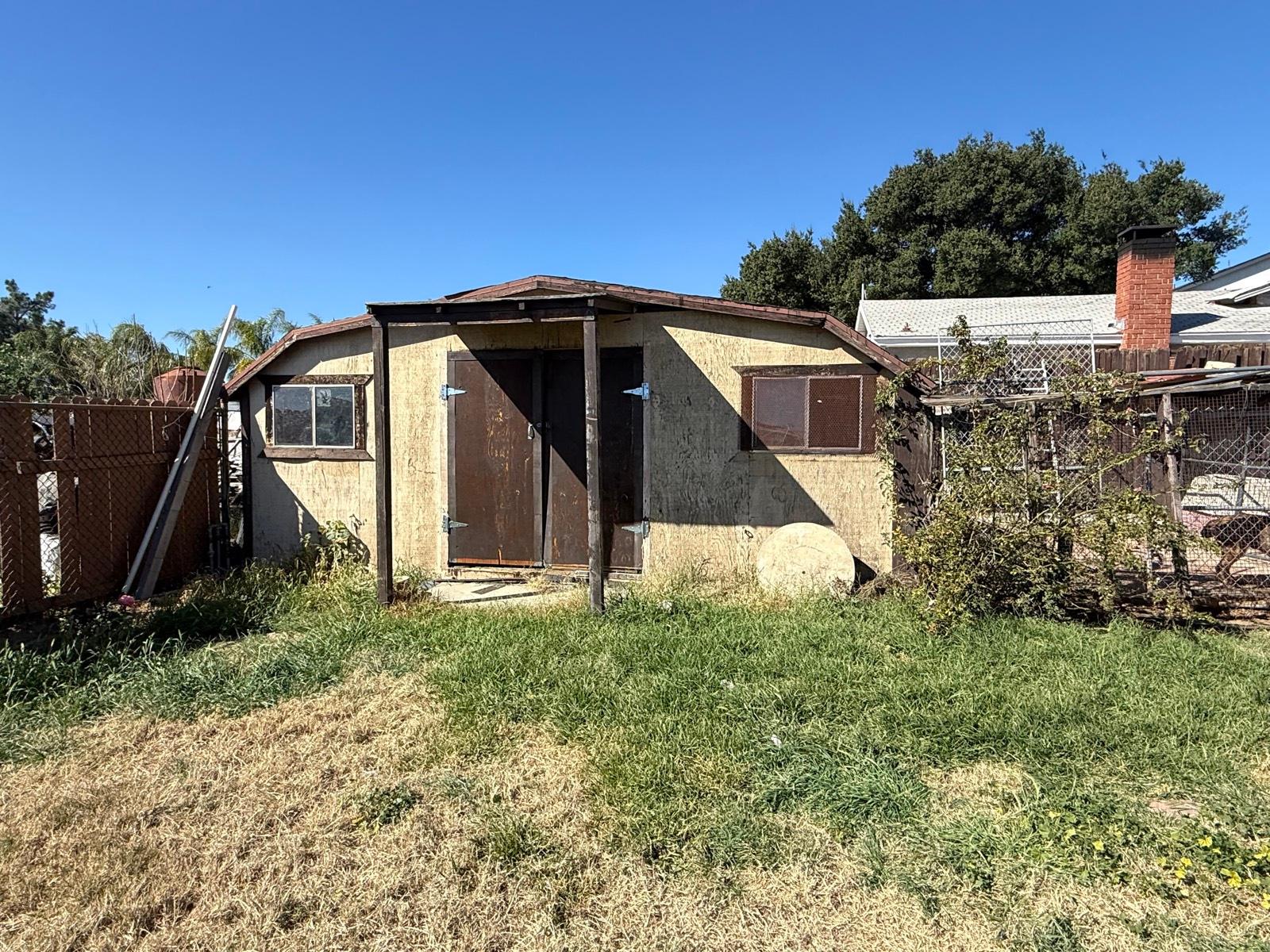 MU Trailer Junkyard Type Place — photo 1