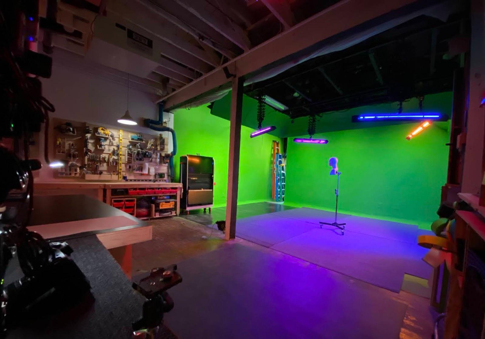 MV's Green Light up Studio — photo 1