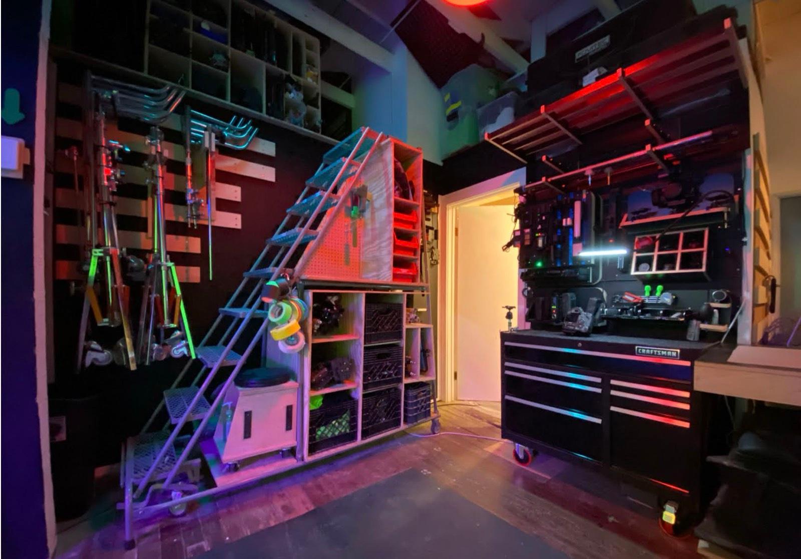 MV's Green Light up Studio — photo 6