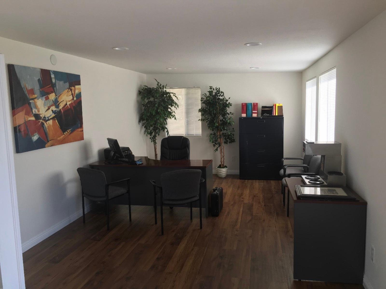 MZ's Woodland Hills Multi Home — photo 11
