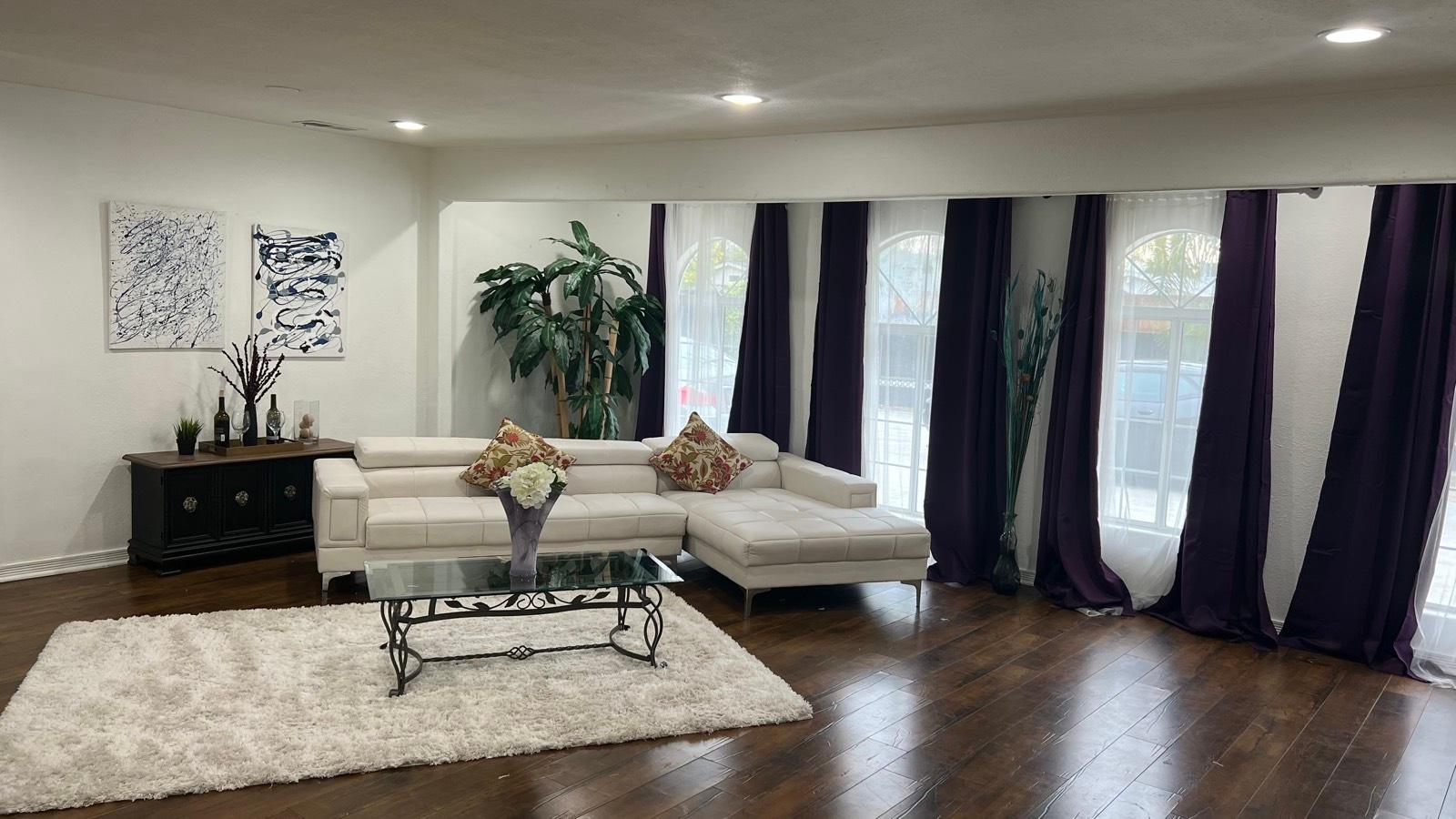 MZ's Woodland Hills Multi Home — photo 1