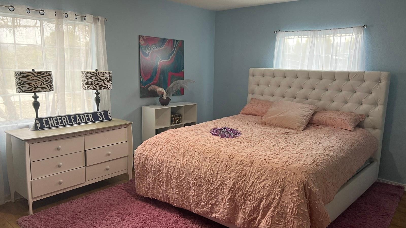 MZ's Woodland Hills Multi Home — photo 6