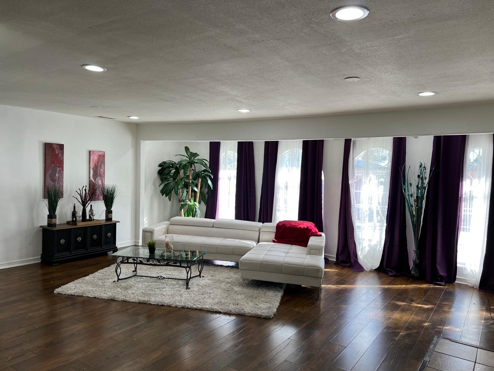 MZ's Woodland Hills Multi Home — photo 8