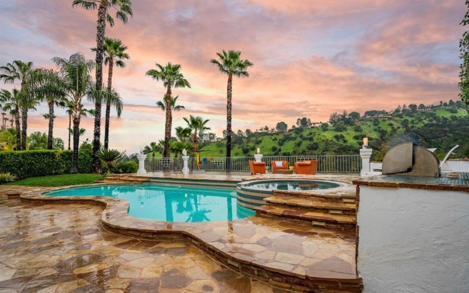 N' Calabasas View Mansion — photo 2