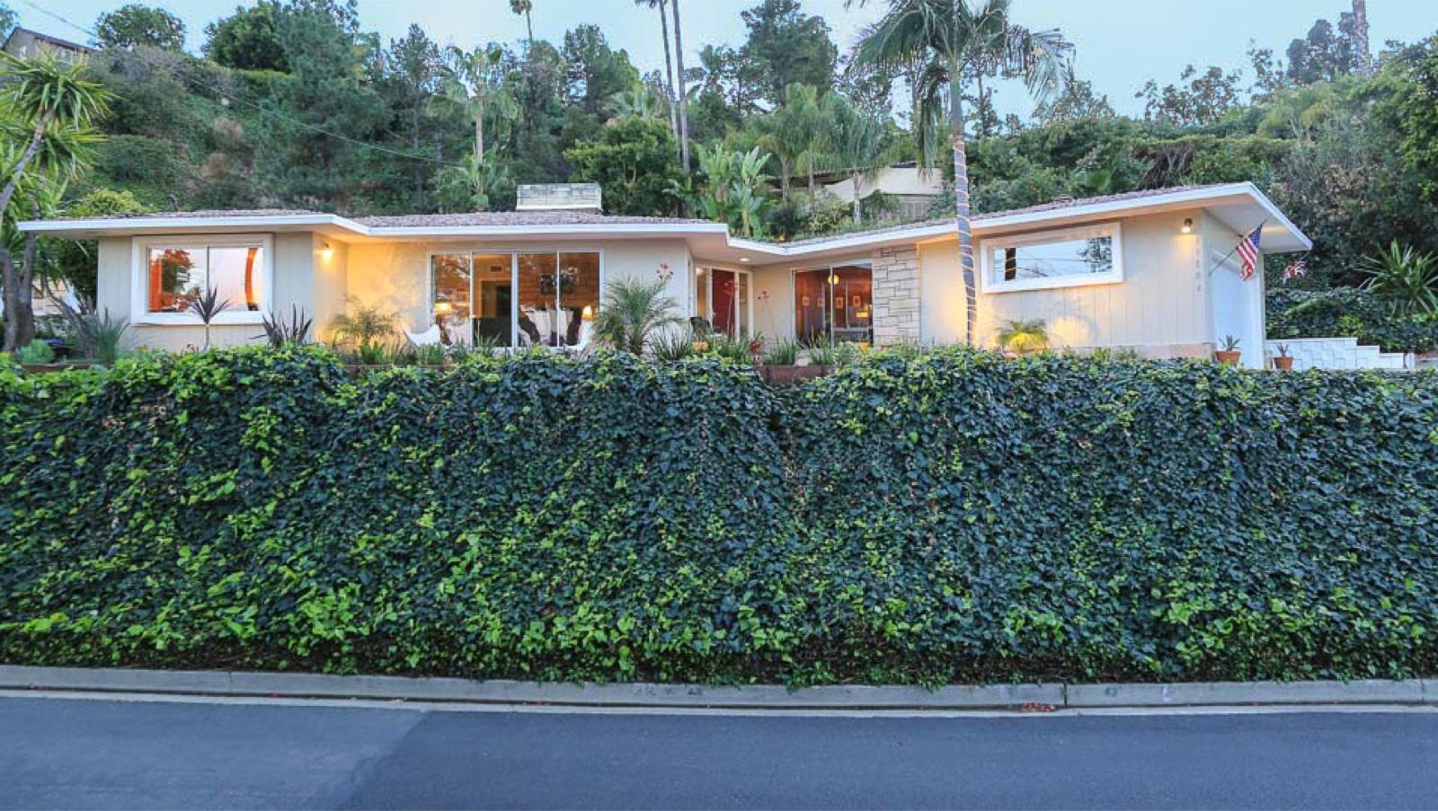N Hollywood Hills — photo 1