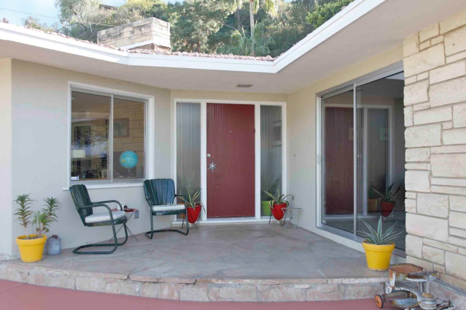 N Hollywood Hills — photo 3